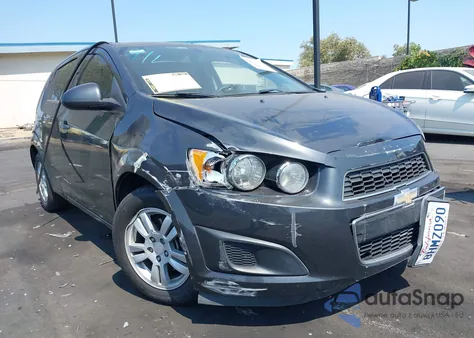 2016 Chevrolet Sonic Lt Auto z USA, uszkodzony, nr VIN 1G1JC6SH3G4142128